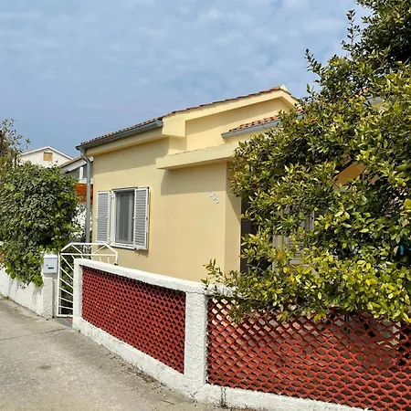 Kuca Za Odmor Alf Kampor