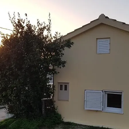 Kuca Za Odmor Alf *