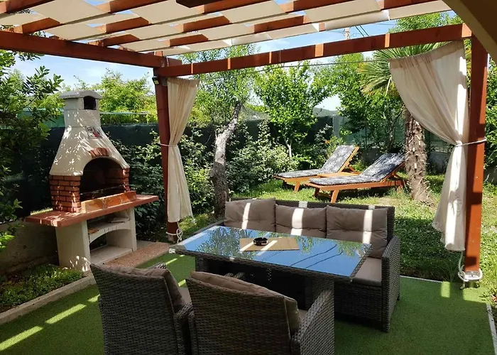 Kuca Za Odmor Alf Kampor